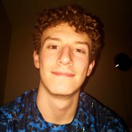 CurlyPlaysMC